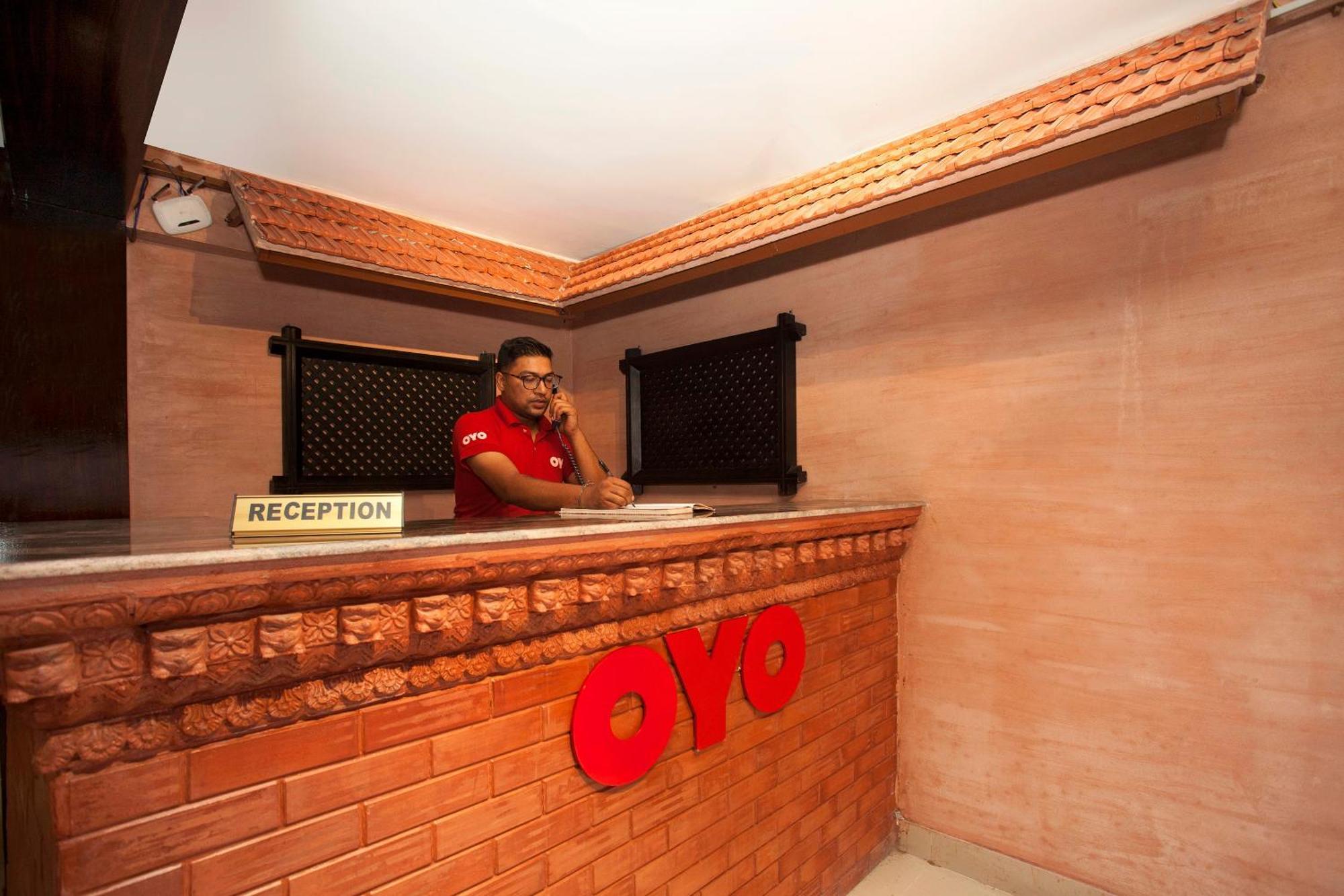 Oyo 587 Hotel Tradition Inn Катманду Екстер'єр фото